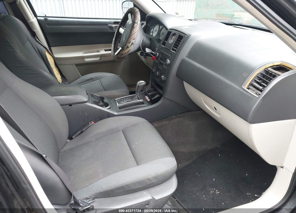 2005 CHRYSLER 300 VIN: 2C3JA43R55H583627