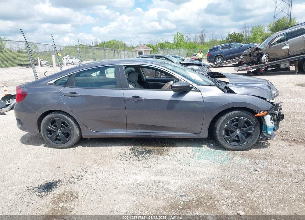 2017 HONDA CIVIC VIN: 19XFC2F58HE003585