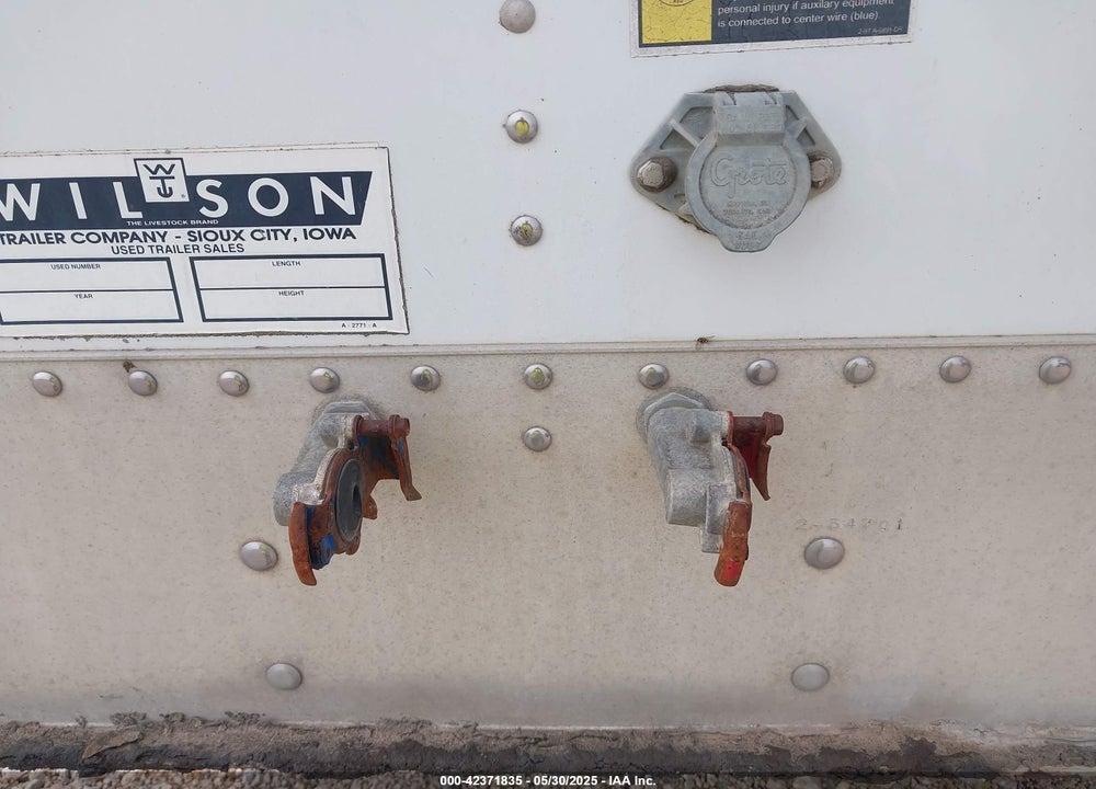 2002 WILSON TRAILER CO WILSON TRAILER VIN: 1W1MAF1A92A234701