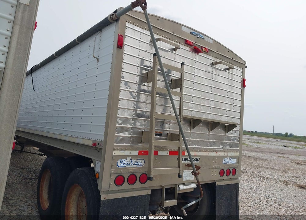 2002 WILSON TRAILER CO WILSON TRAILER VIN: 1W1MAF1A92A234701
