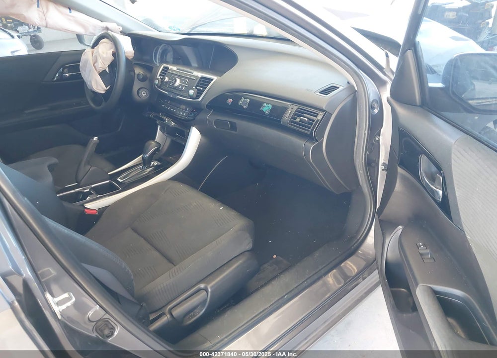 2017 HONDA ACCORD LX VIN: 1HGCR2F39HA053240