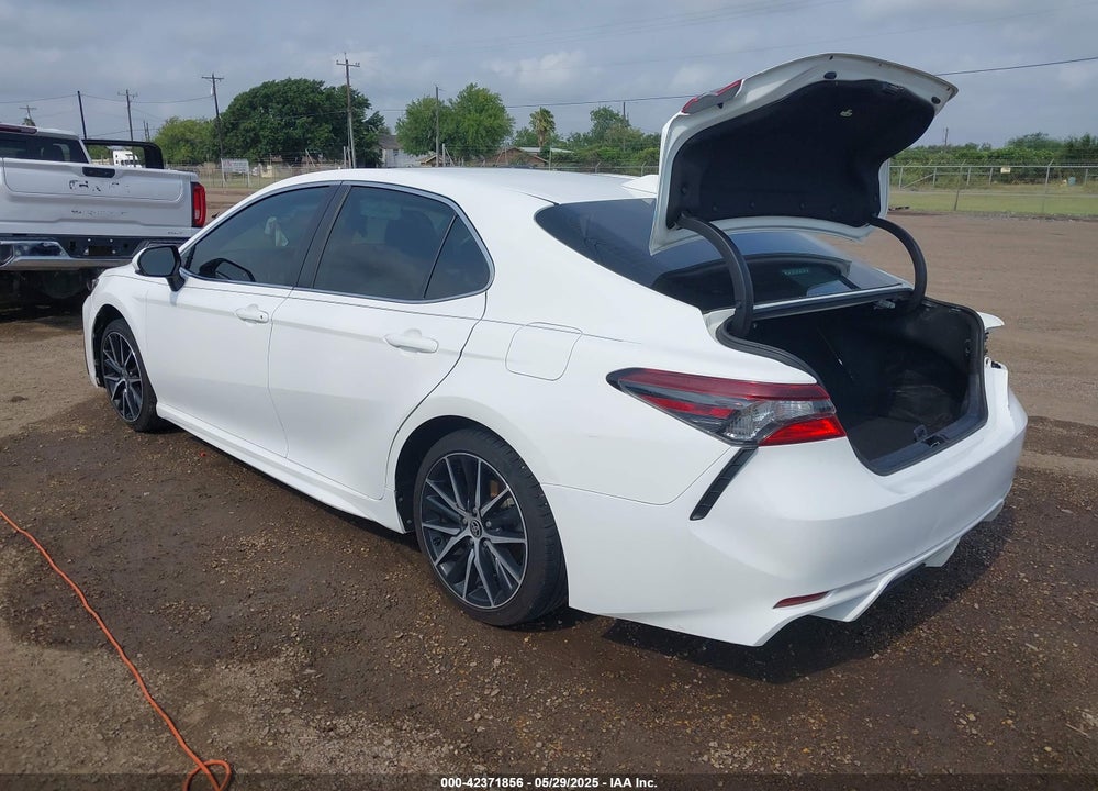 2021 TOYOTA CAMRY VIN: 4T1G11AK2MU429247