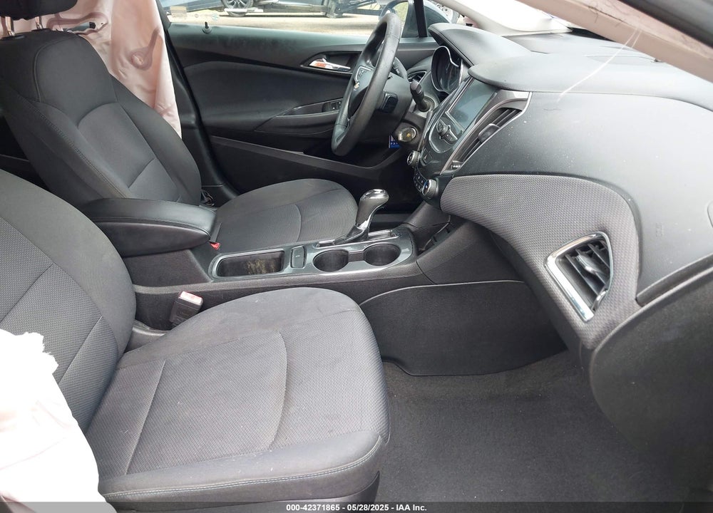2018 CHEVROLET CRUZE LT AUTO VIN: 3G1BE6SM3JS638551