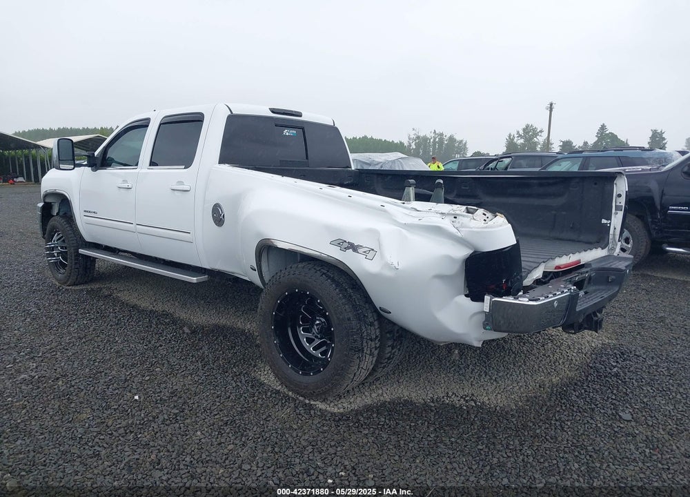 2014 CHEVROLET SILVERADO 3500HD LTZ VIN: 1GC4K1C8XEF137759