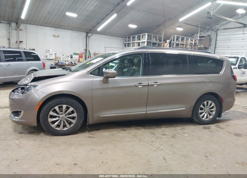 2017 CHRYSLER PACIFICA VIN: 2C4RC1BG5HR795448