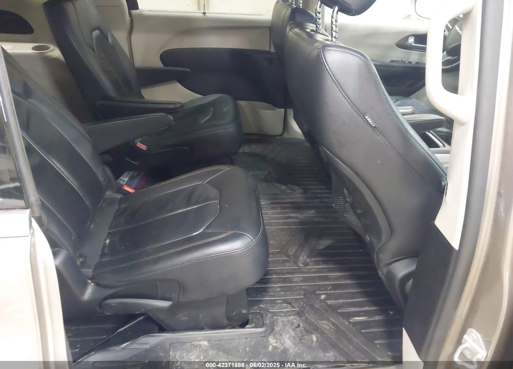 2017 CHRYSLER PACIFICA VIN: 2C4RC1BG5HR795448