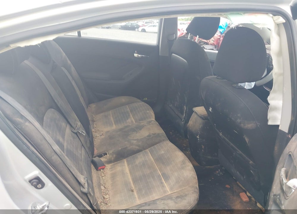2015 KIA FORTE VIN: KNAFX4A81F5379195