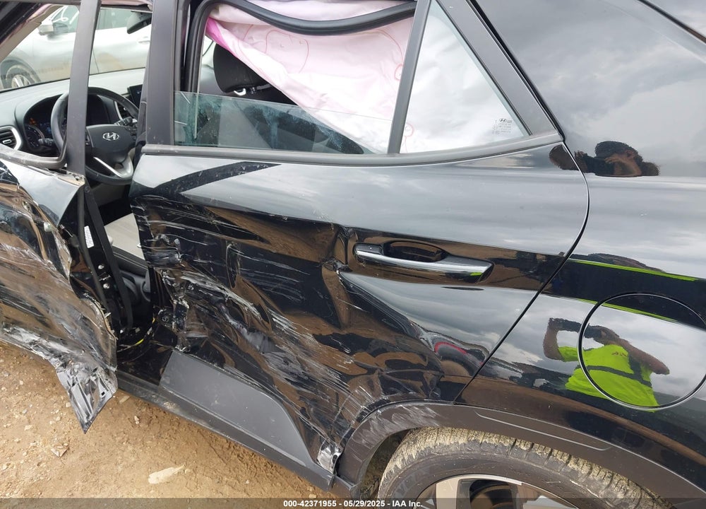 2021 HYUNDAI VENUE VIN: KMHRC8A32MU117899