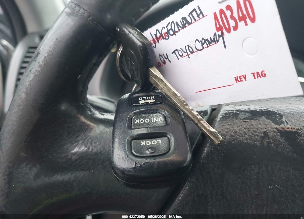 2004 TOYOTA CAMRY SE VIN: 4T1BE32K14U815408