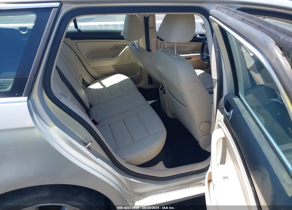 2011 VOLKSWAGEN JETTA VIN: 3VWPL8AJ2BM678547