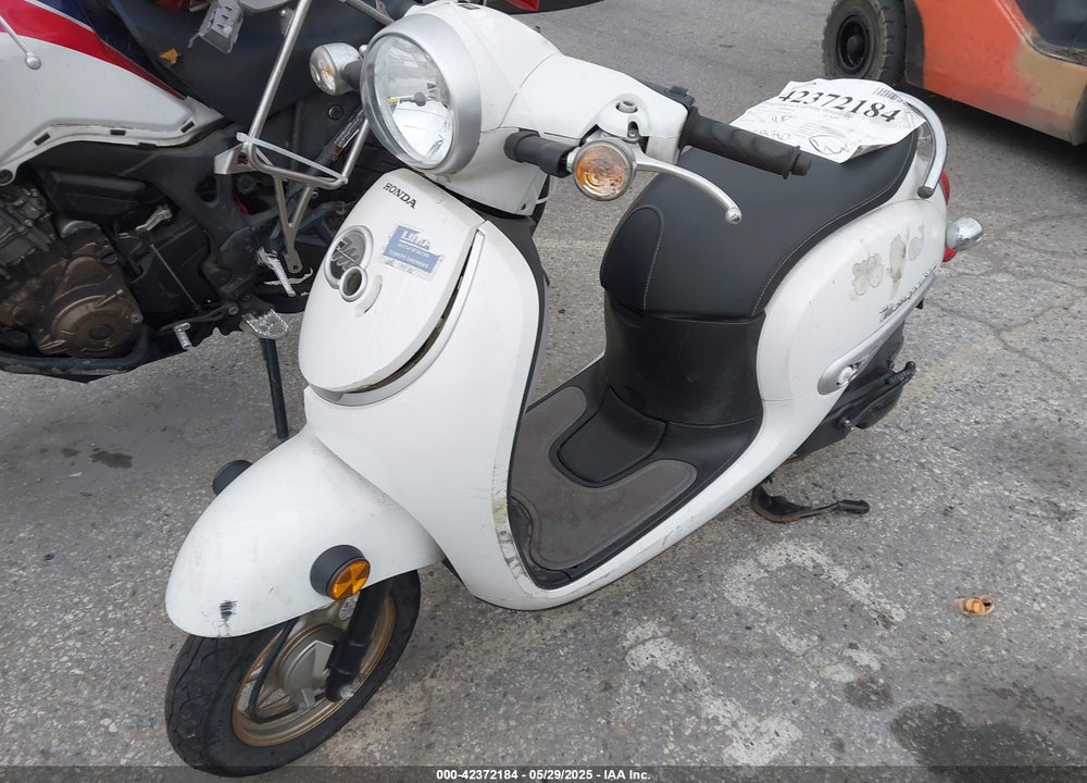 2016 HONDA NCW50 VIN: JH2AF7716GK000214