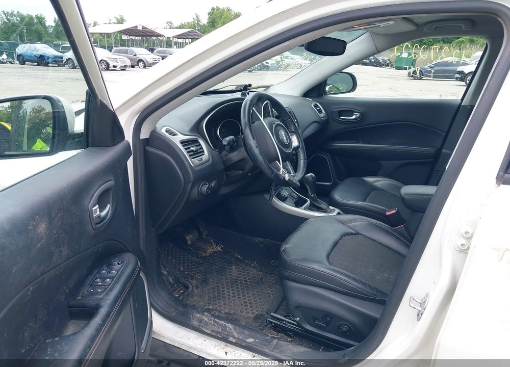 2018 JEEP COMPASS VIN: 3C4NJDBB3JT307885