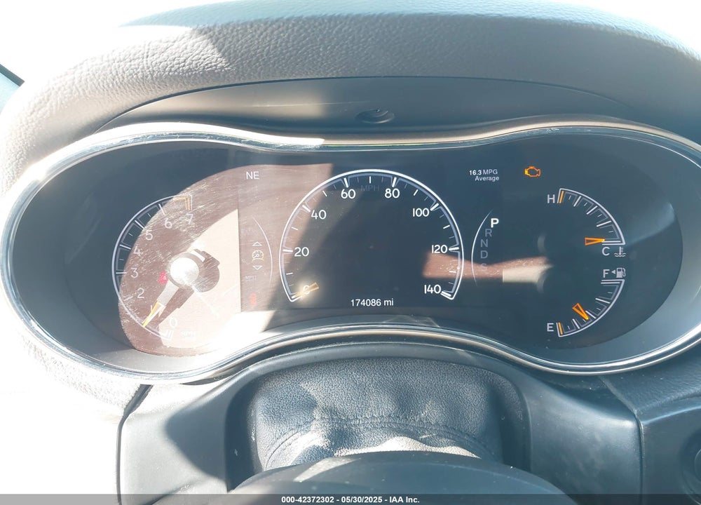 2015 JEEP GRAND CHEROKEE VIN: 1C4RJFBG9FC216485