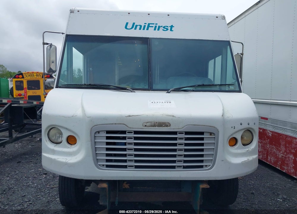 2011 FREIGHTLINER CHASSIS M LINE WALK-IN VAN VIN: 4UZAAPDUXBCBB7622