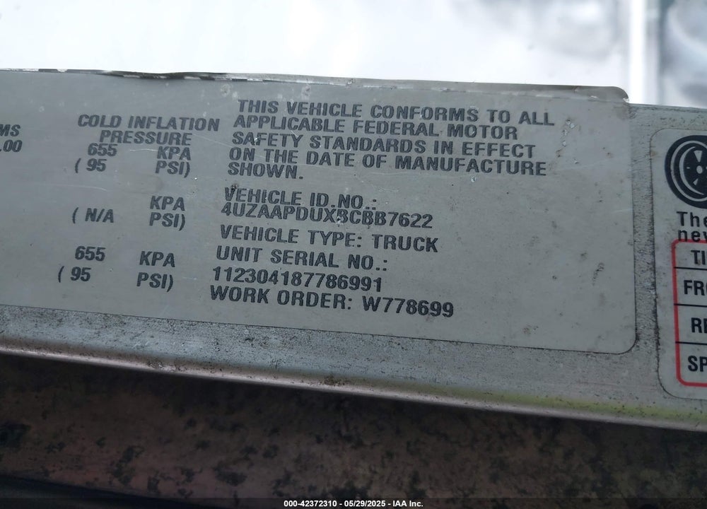 2011 FREIGHTLINER CHASSIS M LINE WALK-IN VAN VIN: 4UZAAPDUXBCBB7622