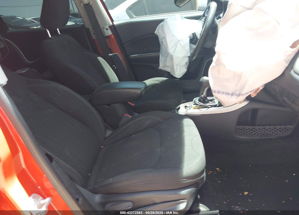 2018 JEEP COMPASS SPORT 4X4 VIN: 3C4NJDAB4JT213418