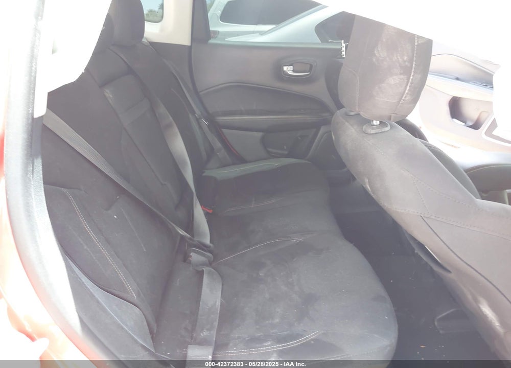 2018 JEEP COMPASS SPORT 4X4 VIN: 3C4NJDAB4JT213418