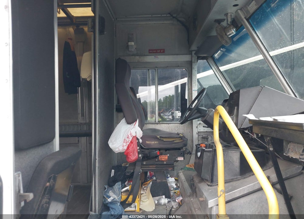 2013 FREIGHTLINER CHASSIS M LINE WALK-IN VAN VIN: 4UZAAPDU1DCFB9015