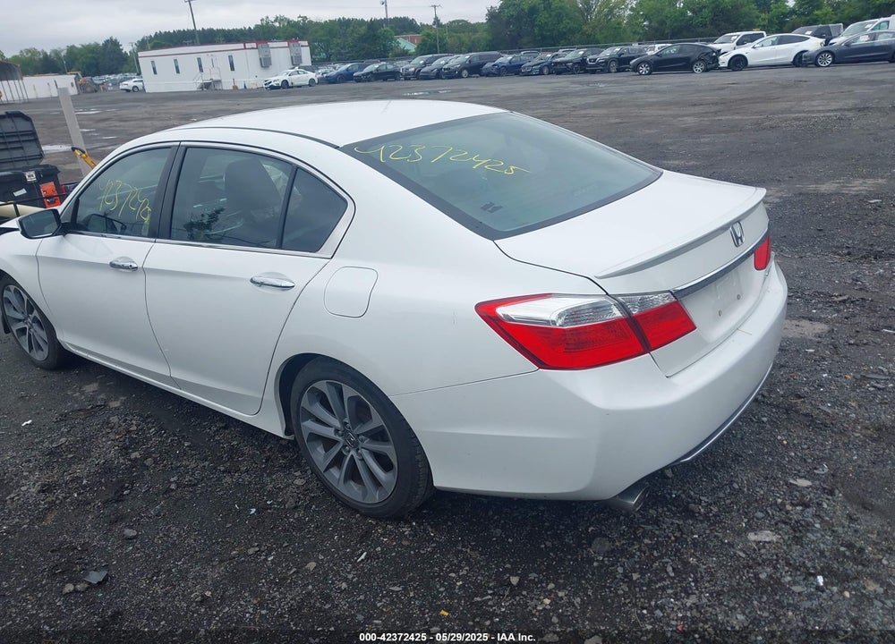 2015 HONDA ACCORD VIN: 1HGCR2F50FA215268