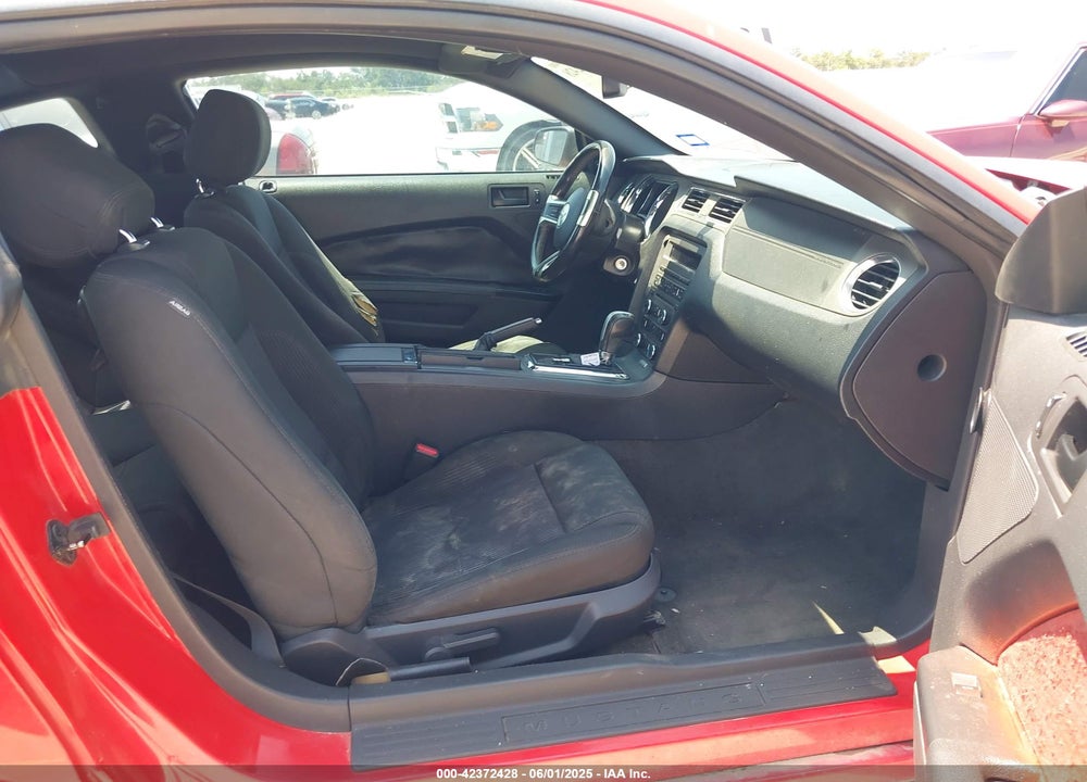 2014 FORD MUSTANG V6 VIN: 1ZVBP8AM0E5288095