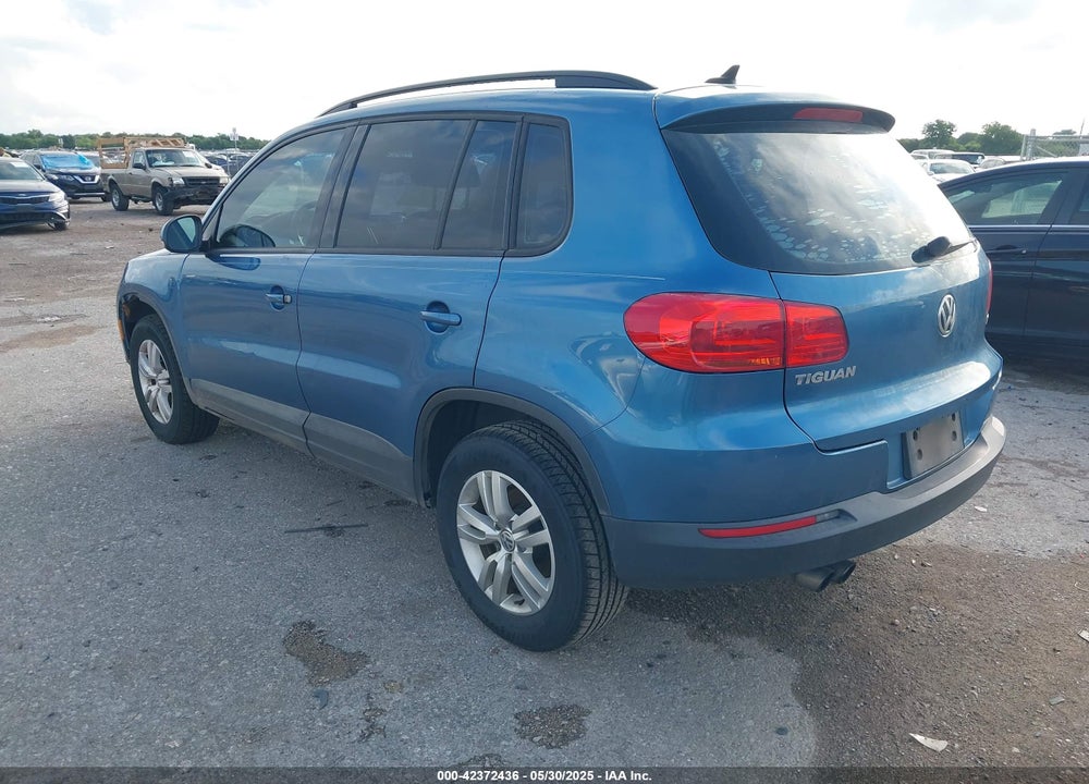 2017 VOLKSWAGEN TIGUAN VIN: WVGAV7AX6HW503871