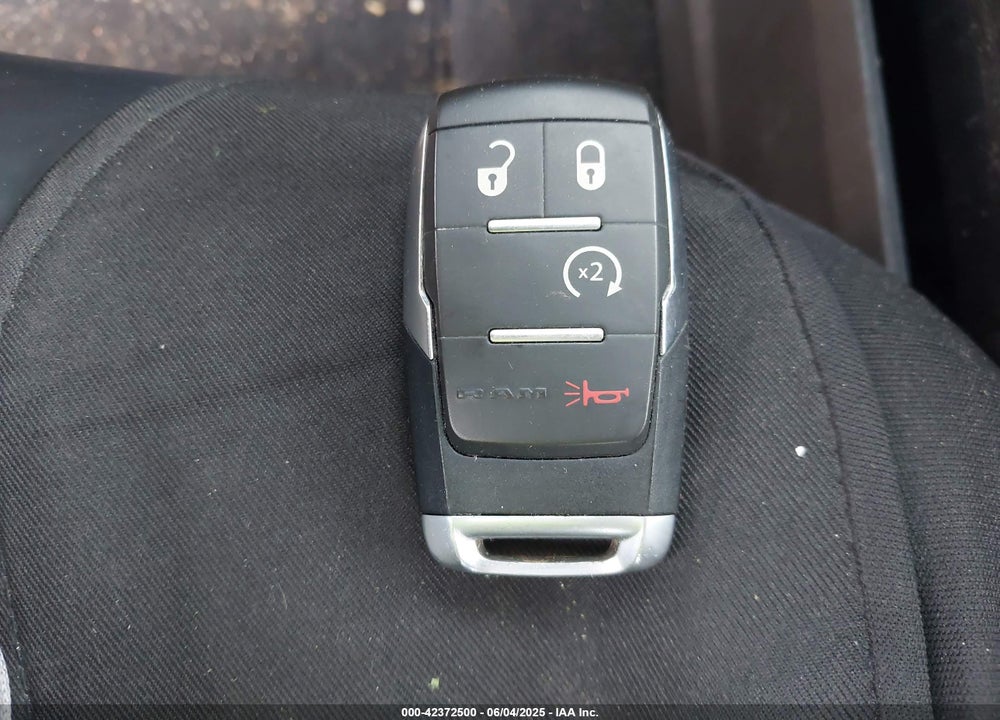2019 RAM 2500 BIG HORN 4X4 6'4 BOX VIN: 3C6UR5DJ1KG570506