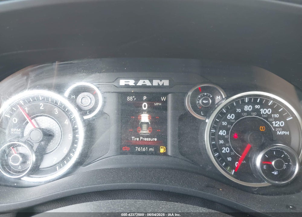 2019 RAM 2500 BIG HORN 4X4 6'4 BOX VIN: 3C6UR5DJ1KG570506