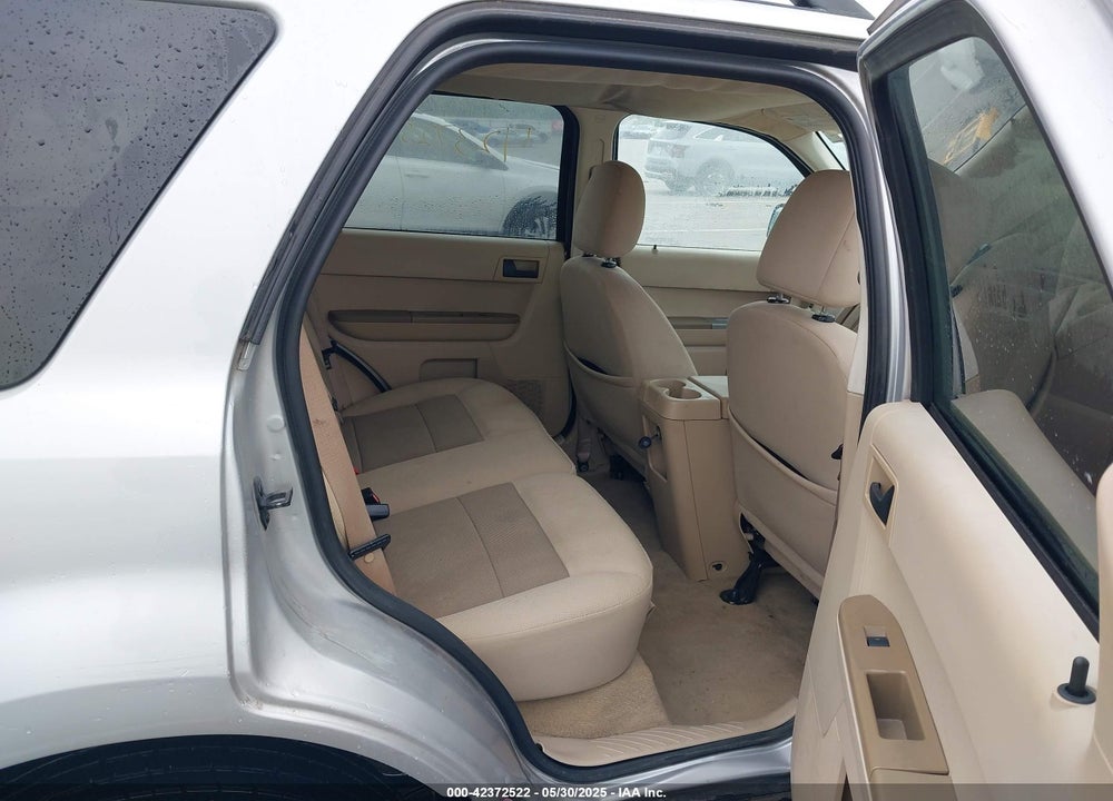 2008 FORD ESCAPE VIN: 1FMCU93128KC01646