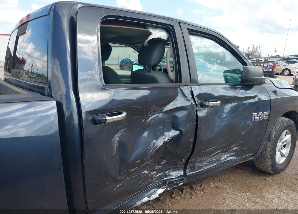 2015 RAM 1500 VIN: 1C6RR6LG8FS580319