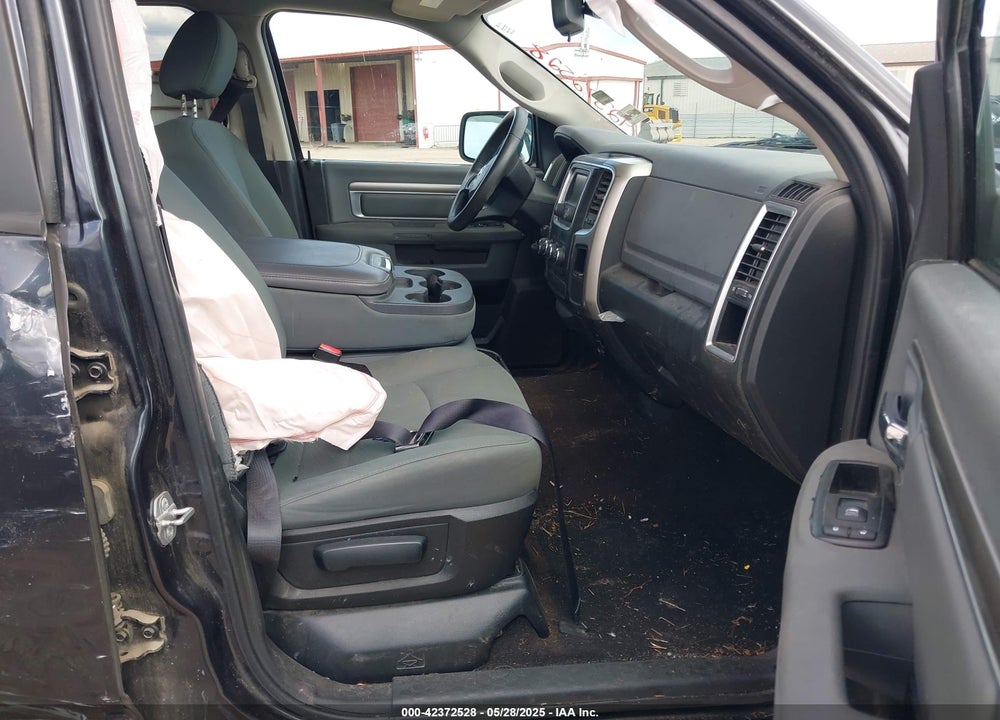 2015 RAM 1500 VIN: 1C6RR6LG8FS580319