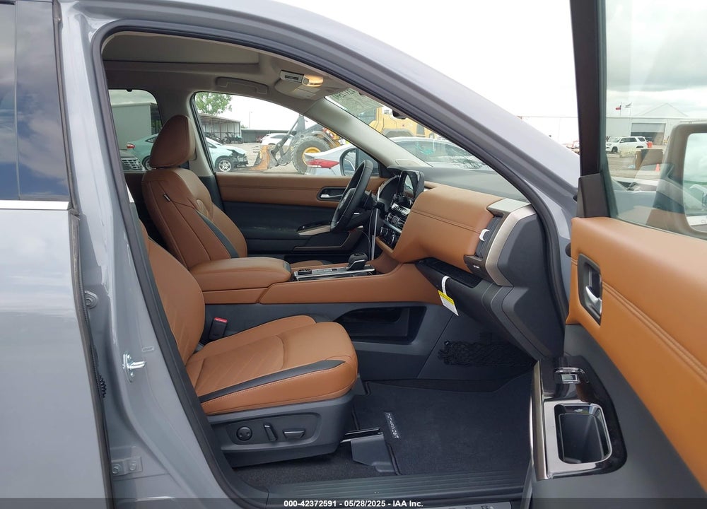 2025 NISSAN PATHFINDER PLATINUM 4WD VIN: 5N1DR3DK3SC224638
