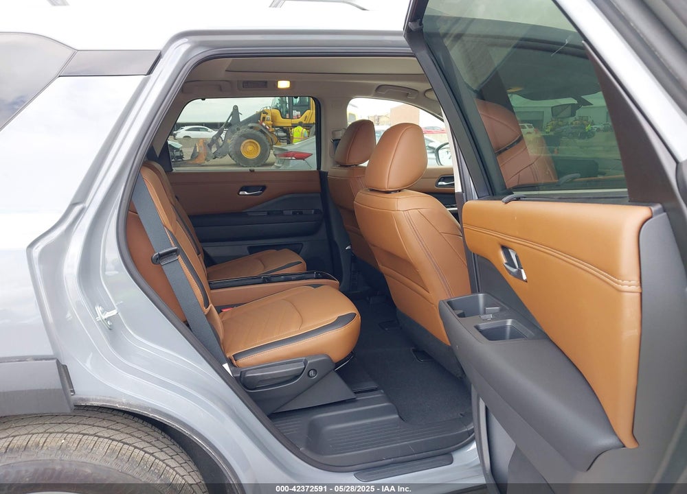 2025 NISSAN PATHFINDER PLATINUM 4WD VIN: 5N1DR3DK3SC224638