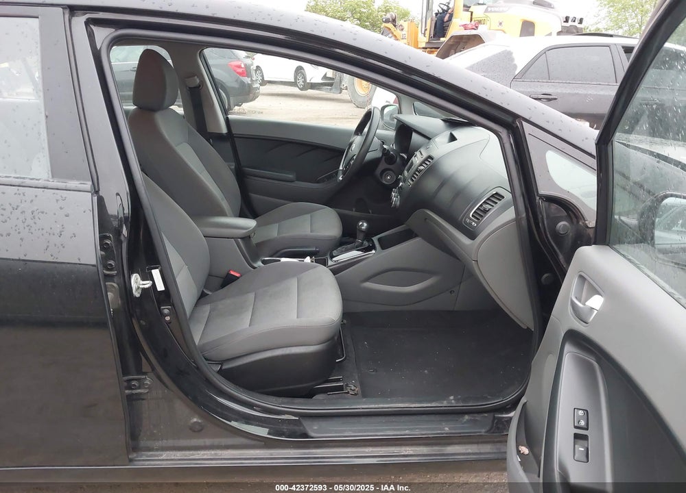 2017 KIA FORTE VIN: 3KPFK4A79HE127596