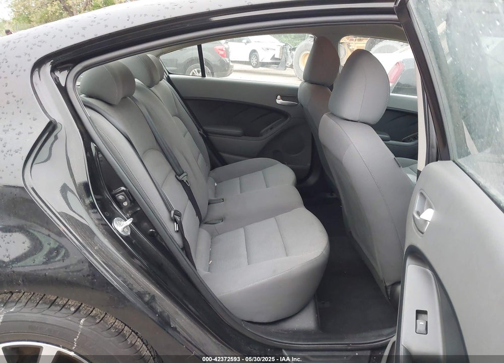 2017 KIA FORTE VIN: 3KPFK4A79HE127596