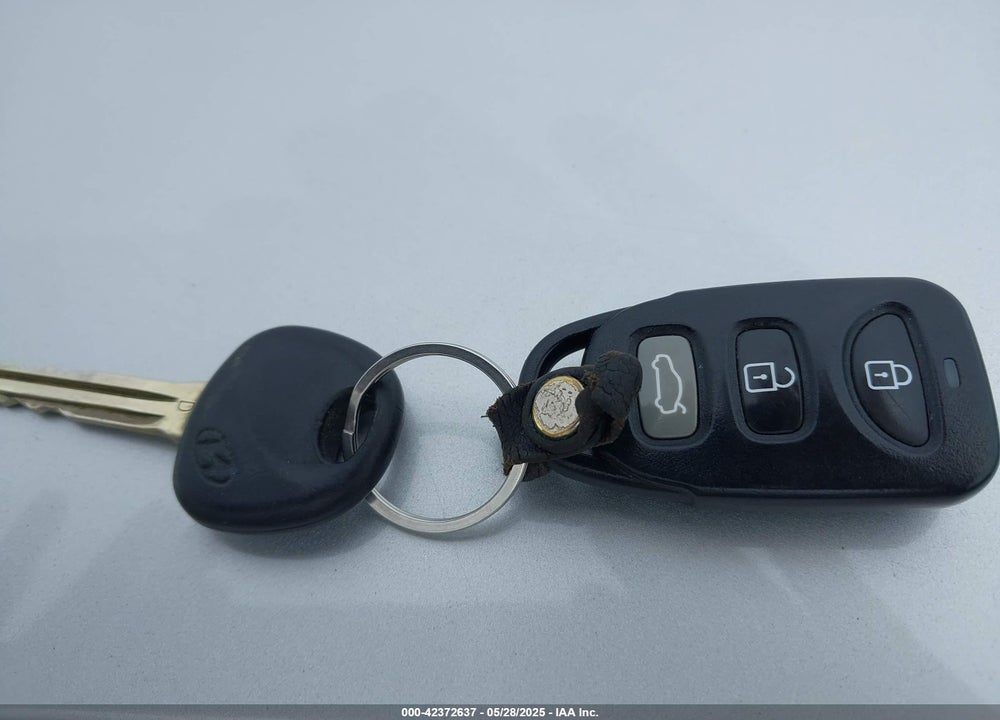 2008 HYUNDAI ELANTRA VIN: KMHDU46D08U516902