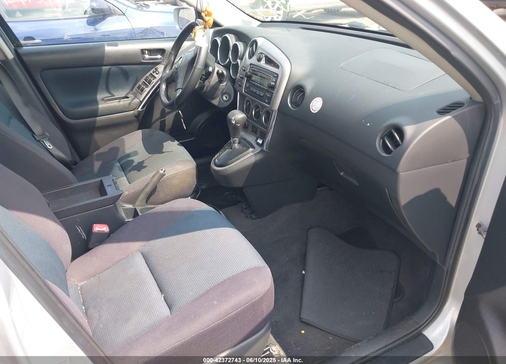 2005 TOYOTA COROLLA MATRIX XR VIN: 2T1LR30E45C550556