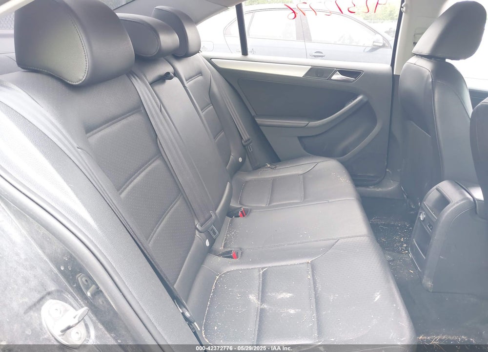 2013 VOLKSWAGEN JETTA VIN: 3VWDX7AJ5DM258429