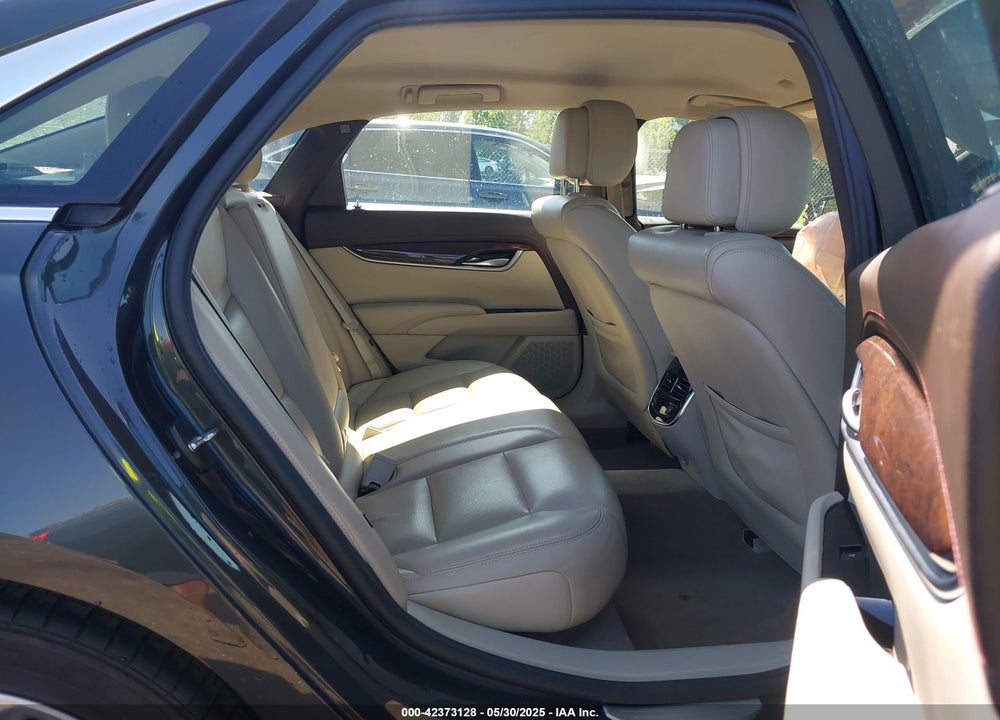 2014 CADILLAC XTS VIN: 2G61M5S37E9211547
