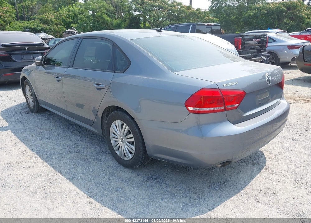 2014 VOLKSWAGEN PASSAT VIN: 1VWAS7A32EC070490