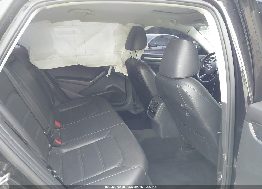2018 VOLKSWAGEN PASSAT VIN: 1VWBA7A35JC012682