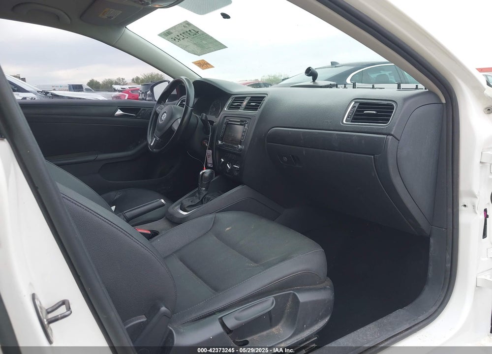 2012 VOLKSWAGEN JETTA 2.5L SE VIN: 3VWDP7AJ3CM300840