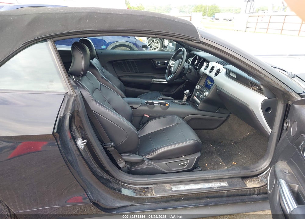 2016 FORD MUSTANG VIN: 1FATP8UH9G5318421