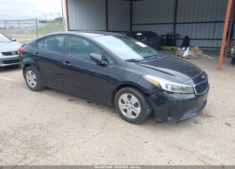2018 KIA FORTE LX VIN: 3KPFK4A77JE283531