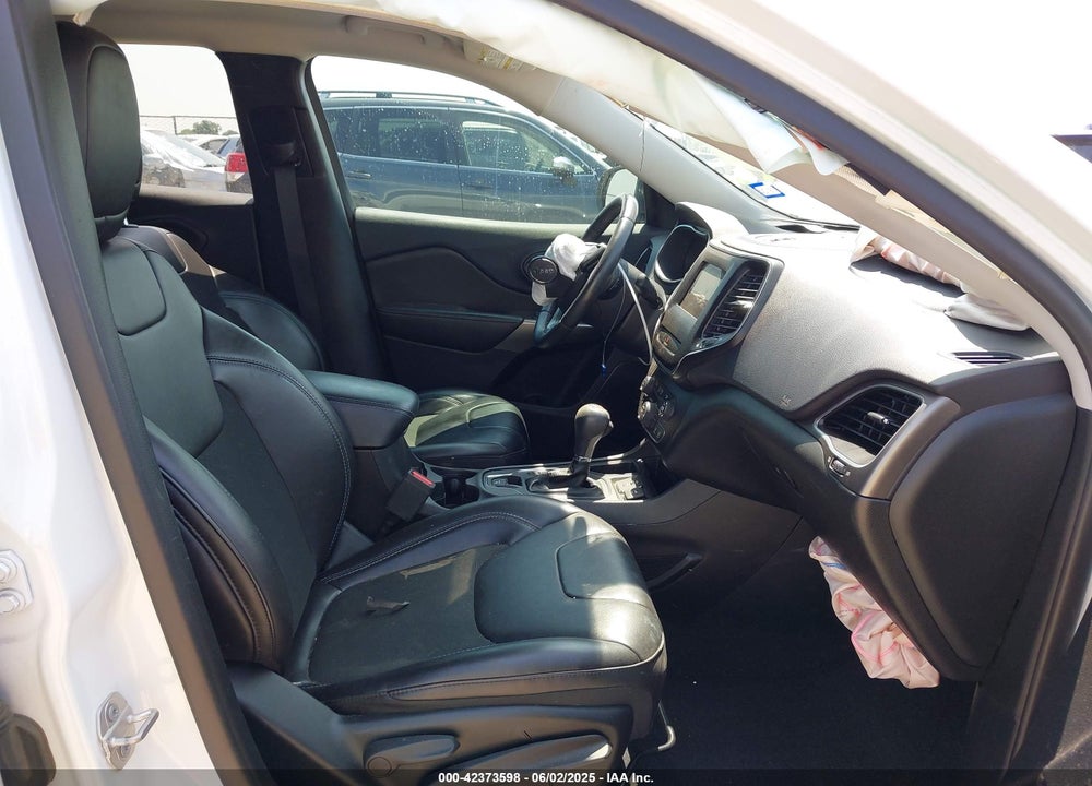 2019 JEEP CHEROKEE VIN: 1C4PJLLB9KD232828