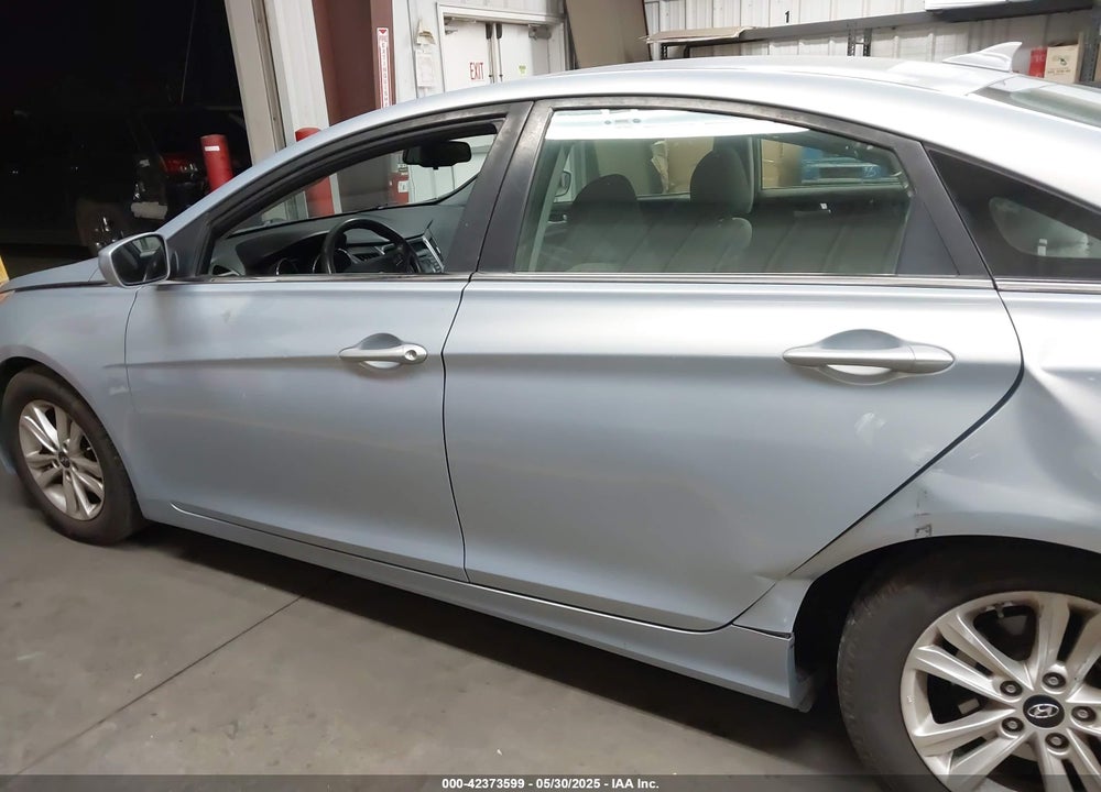 2013 HYUNDAI SONATA VIN: 5NPEB4AC4DH758738