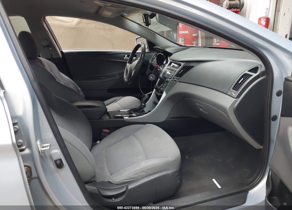 2013 HYUNDAI SONATA VIN: 5NPEB4AC4DH758738