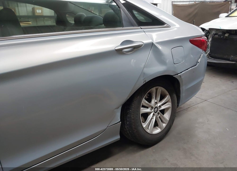 2013 HYUNDAI SONATA VIN: 5NPEB4AC4DH758738
