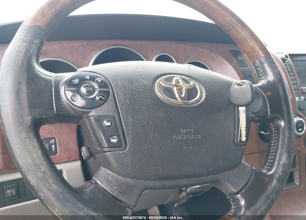 2013 TOYOTA TUNDRA PLATINUM 5.7L V8 VIN: 5TFFY5F14DX139769