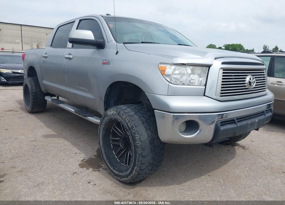 2013 TOYOTA TUNDRA PLATINUM 5.7L V8 VIN: 5TFFY5F14DX139769