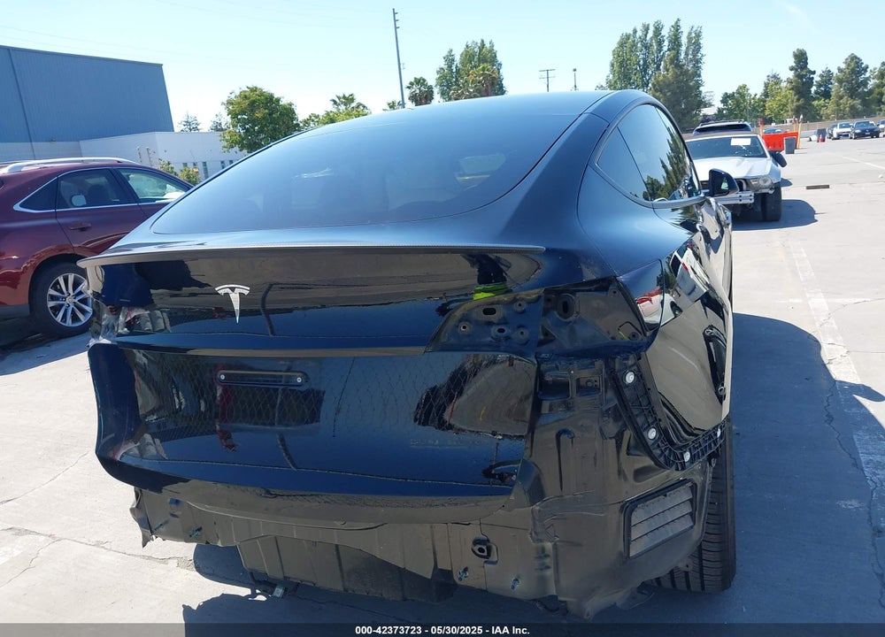 2022 TESLA MODEL Y VIN: 7SAYGDEF0NF490213